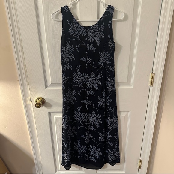 Ann Taylor Elegant Navy and Light Blue Floral Dress - Picture 5 of 5
